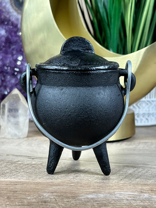 Schwarzer Gusseisenkessel