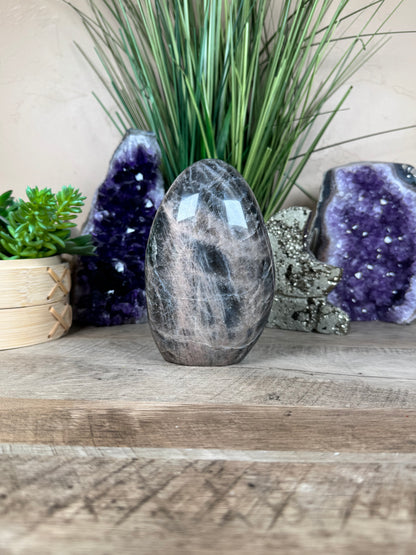 Black Moonstone Freeform 5.39in
