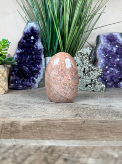 Peach Moonstone Freeform 3.5in