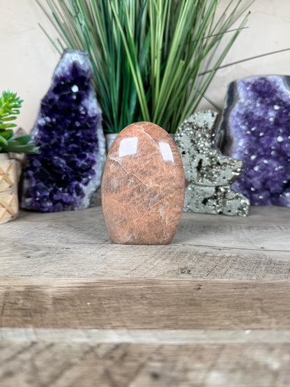 Peach Moonstone Freeform 3.5in