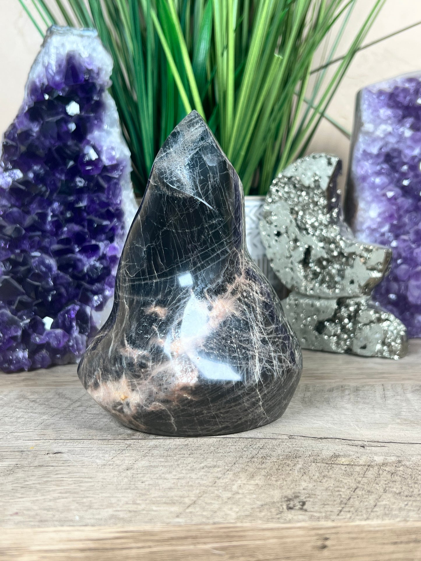 Black Moonstone Flame 124mm/4.9in