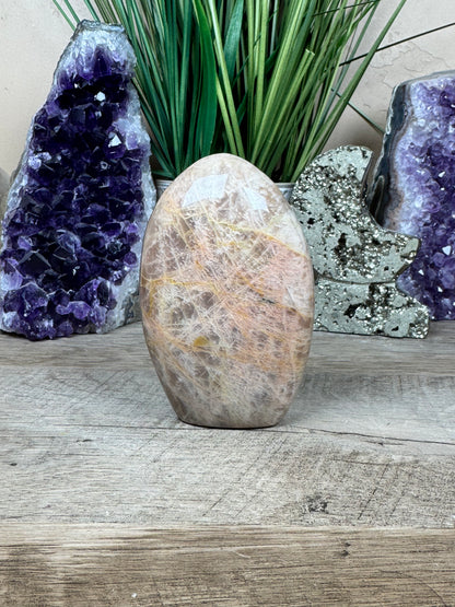 Peach Moonstone Freeform 4.17in