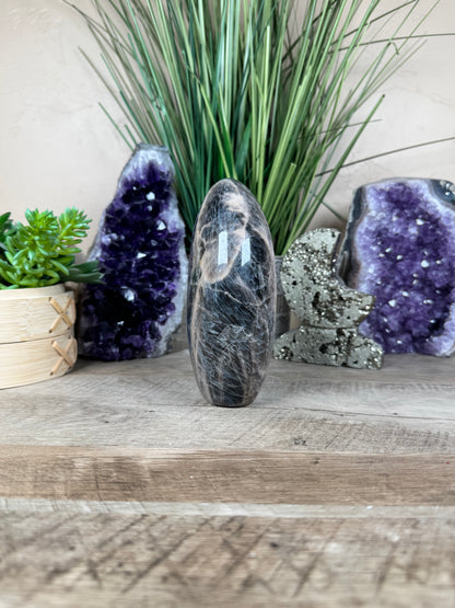 Black Moonstone Freeform 5.39in