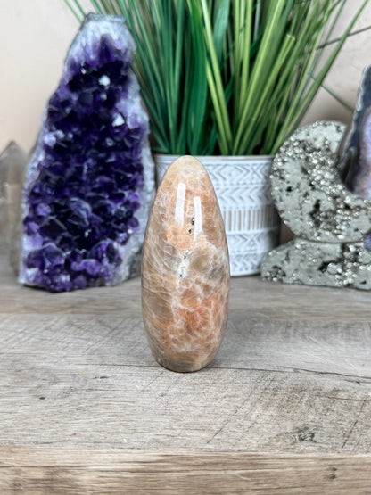 Peach Moonstone Freeform 3.7in