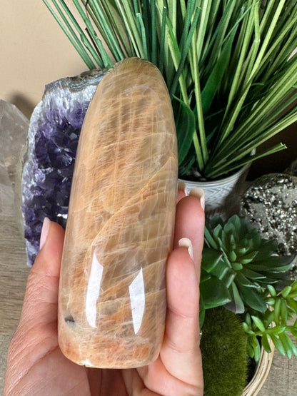 Peach Moonstone Freeform 4.8in