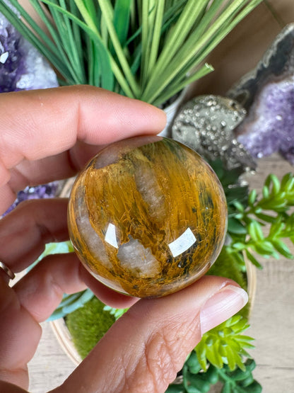 Nellite Sphere 40mm, 10 - Purple Door Alchemy