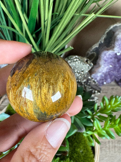 Nellite Sphere 40mm, 7 - Purple Door Alchemy