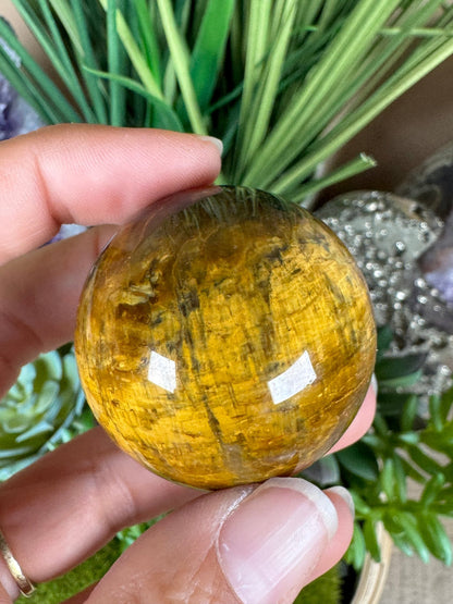 Nellite Sphere 40mm, 8 - Purple Door Alchemy