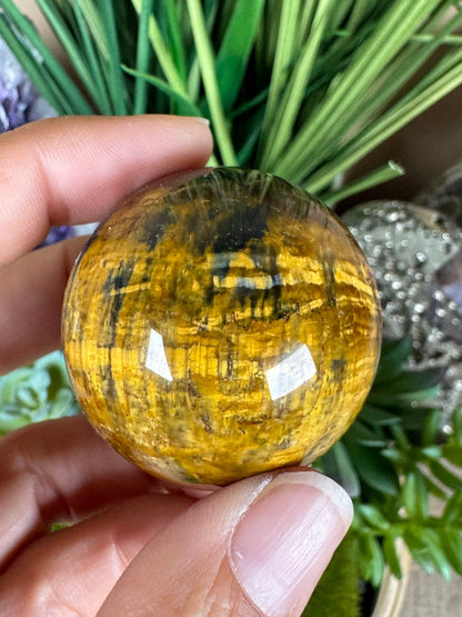 Nellite Sphere 40mm, 8 - Purple Door Alchemy