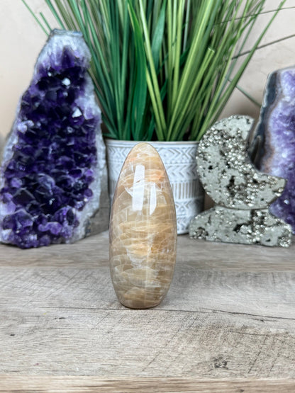 Peach Moonstone Freeform 3.7in - Purple Door Alchemy