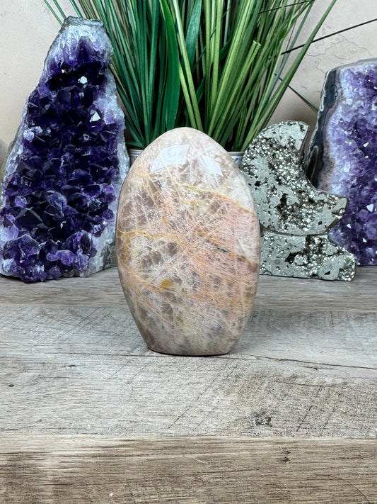 Peach Moonstone Freeform 4.17in - Purple Door Alchemy