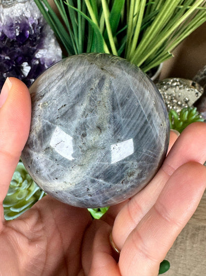 Sunset Labradorite Sphere 6.7mm/2.64in - Purple Door Alchemy