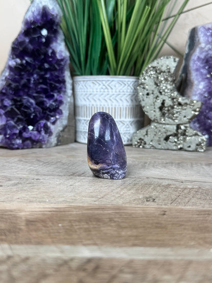 Tiffany Stone Freeform 51mm/2.01in - Purple Door Alchemy